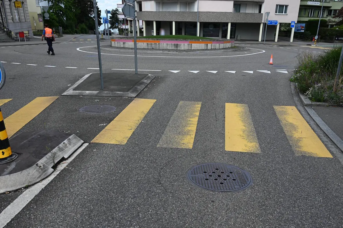 Rorschach SG - Velofahrer bei Unfall über Motorhaube geschleudert