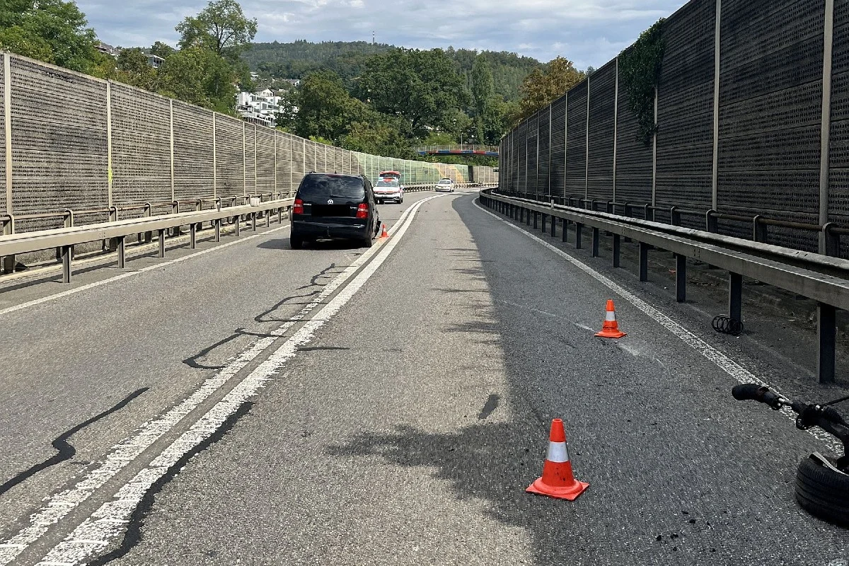Liestal BL - Autofahrer verursacht Selbstunfall