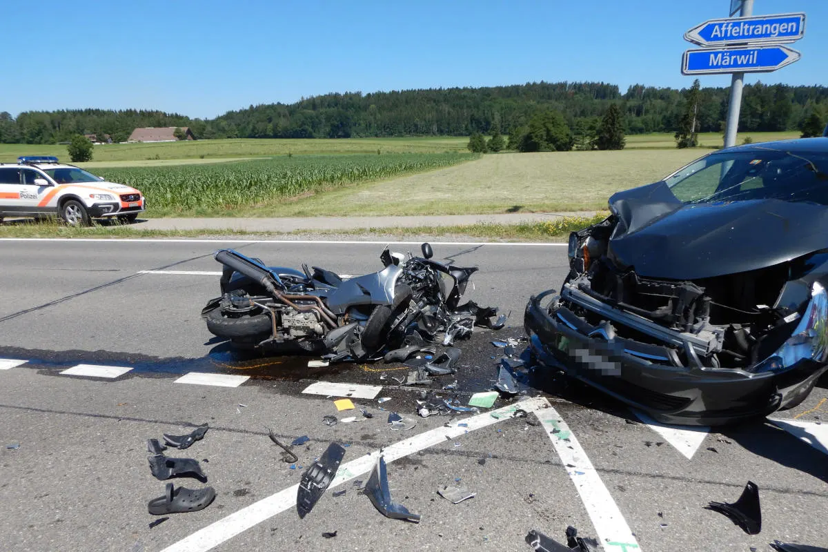 Märwil TG - Rollerfahrer schwer verletzt