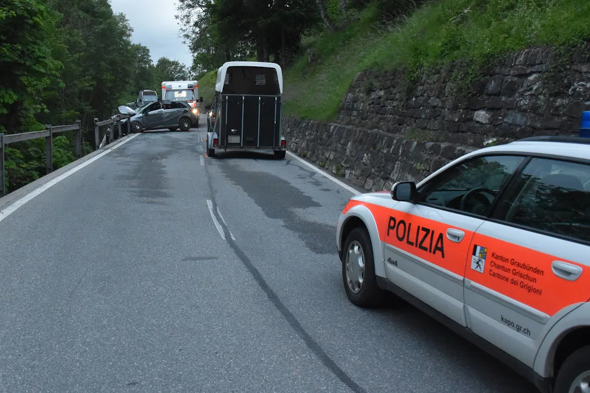 St. Peter GR – Fahrzeug bei Überholmanöver überschlagen