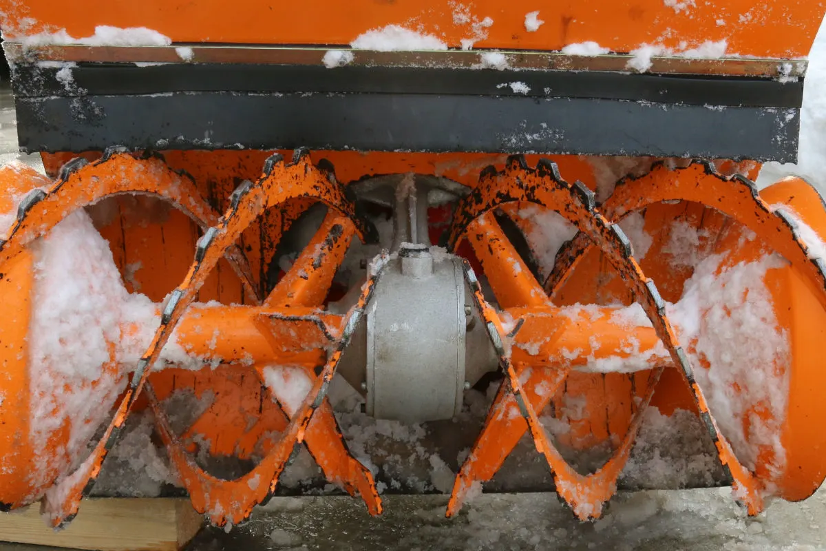 St. Gallen SG - In Schneefräse gegriffen 