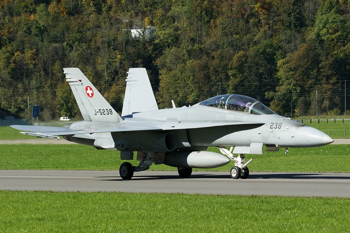 Keine weiteren Risse an der F/A-18-Flotte gefunden