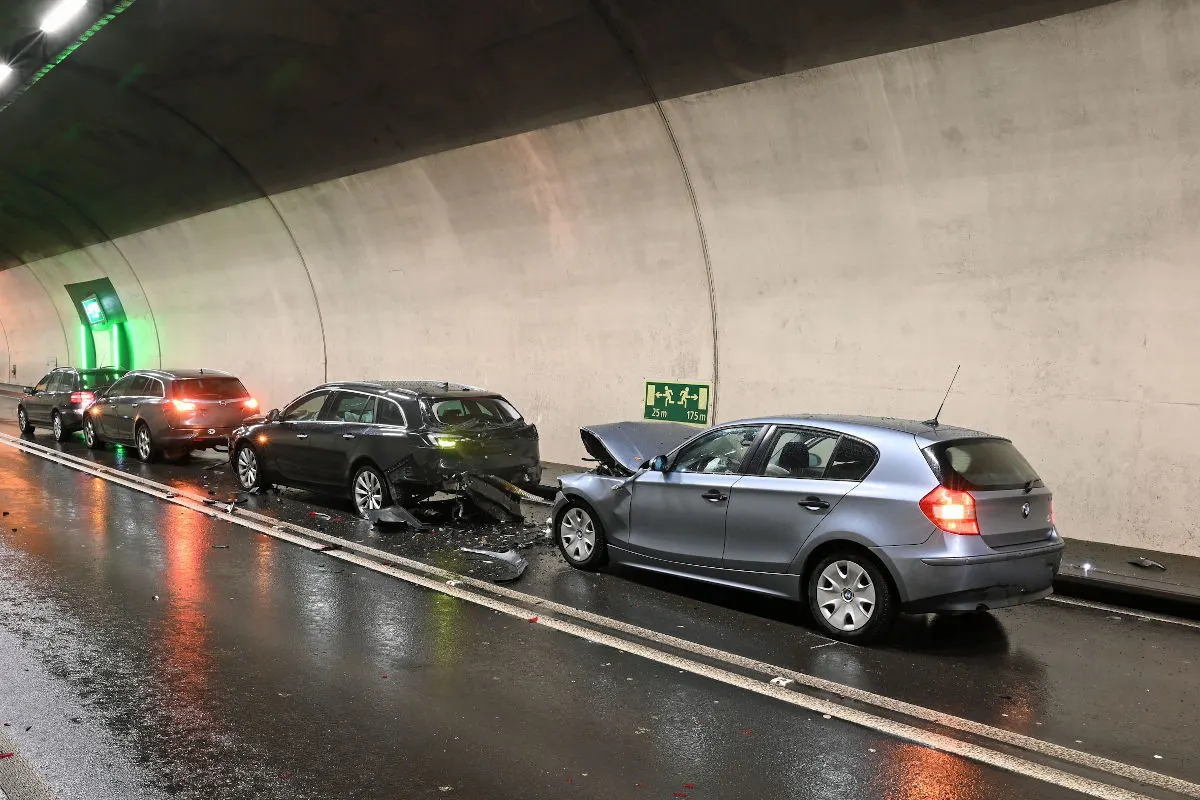 Buchrain LU – Stau nach Auffahrunfall mit vier Autos