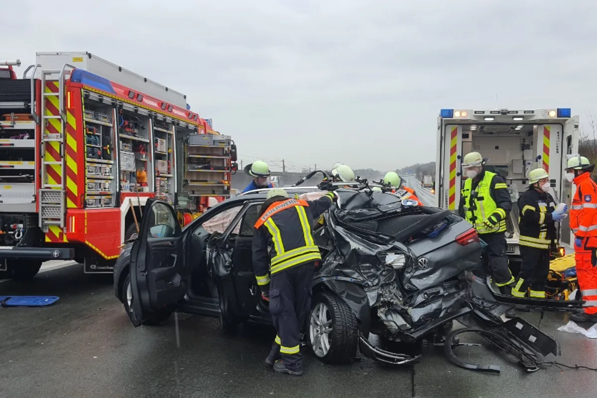 Königswinter - Mangelhafte Rettungsgasse verzögert Hilfeleistung