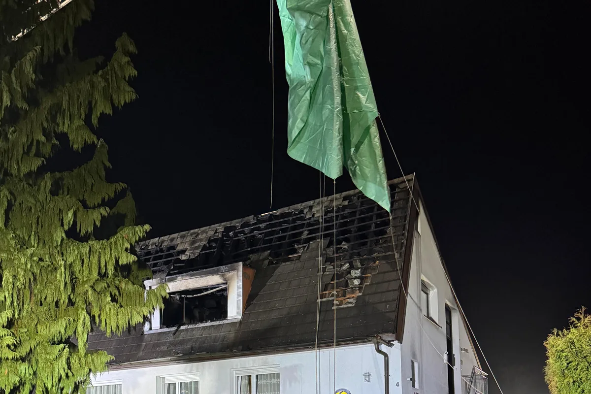 Stockach – Wohnungsbrand greift auf Dachstuhl über