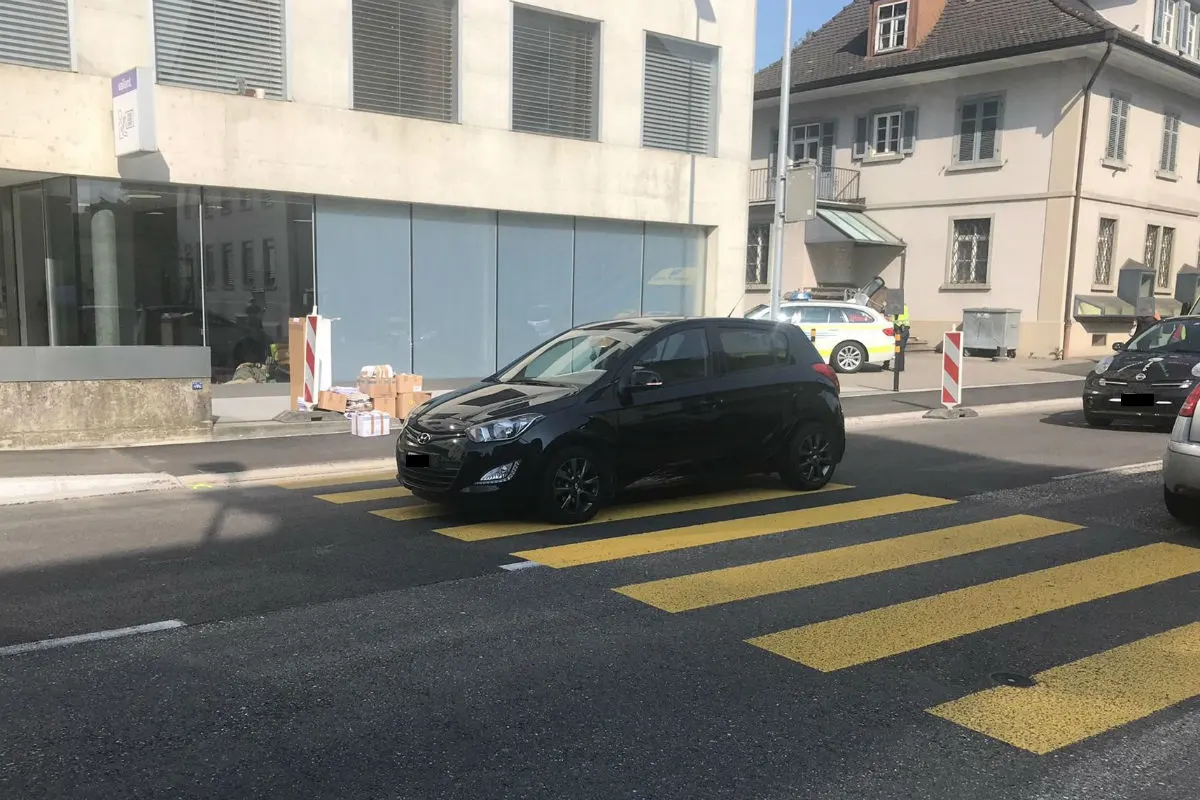 Suhr AG - Fussgängerin von Auto erfasst und schwer verletzt