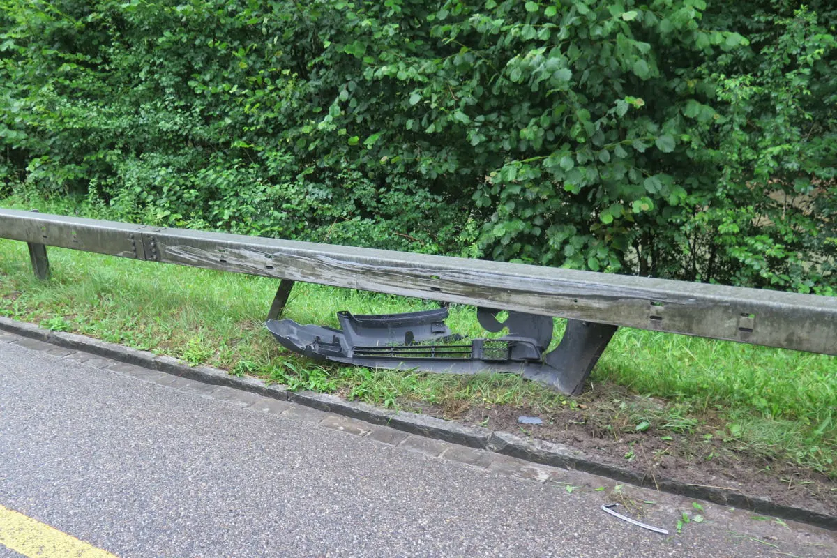 Laufen BL - Auto ins Schleudern geraten