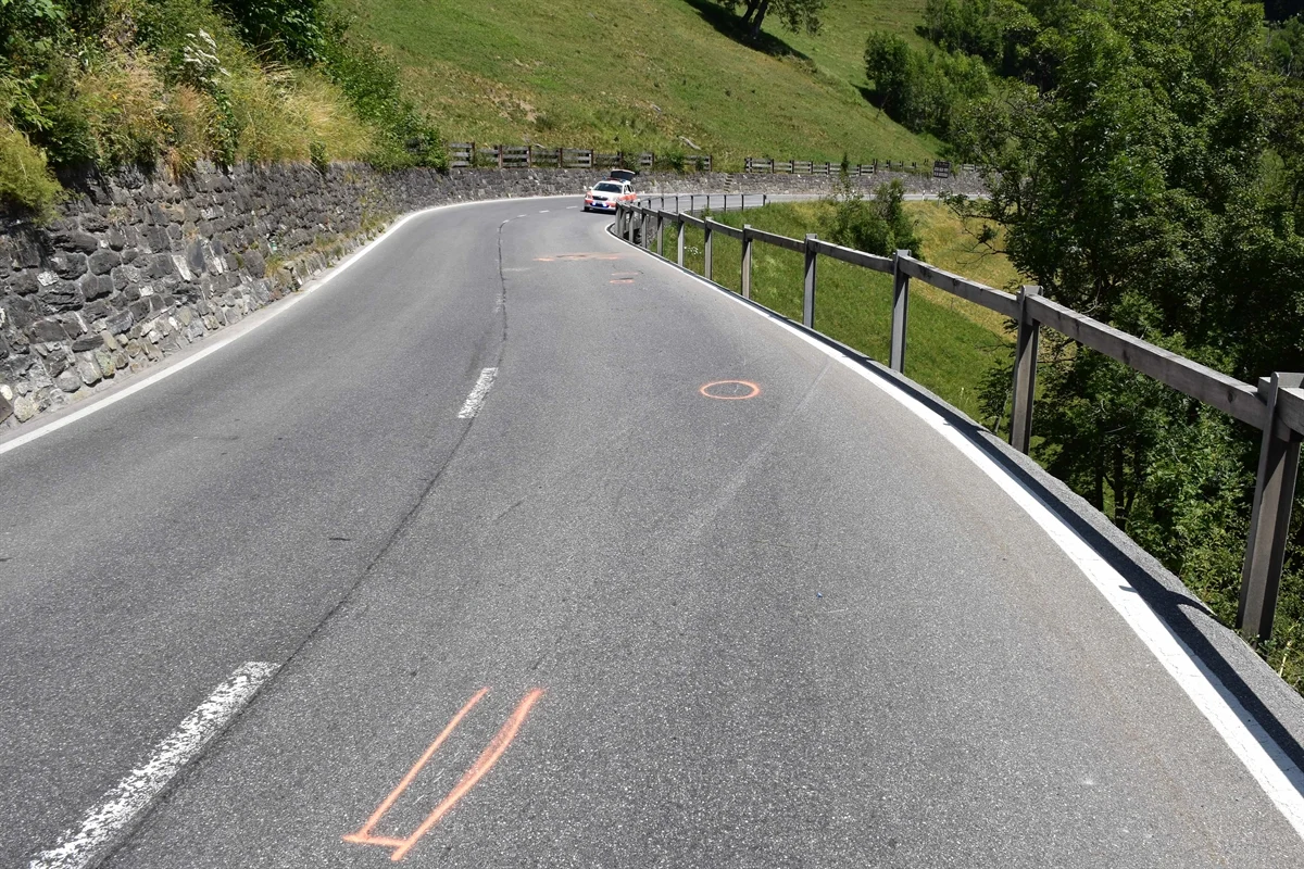St. Peter GR - Motorradlenker über Bündnerzaun geschleudert