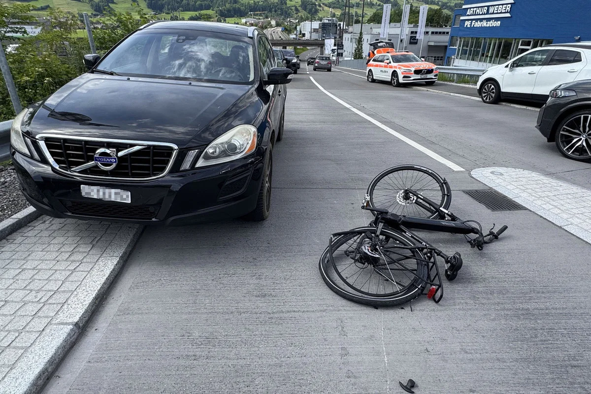 Lachen SZ – E-Bikerin bei Unfall schwer verletzt
