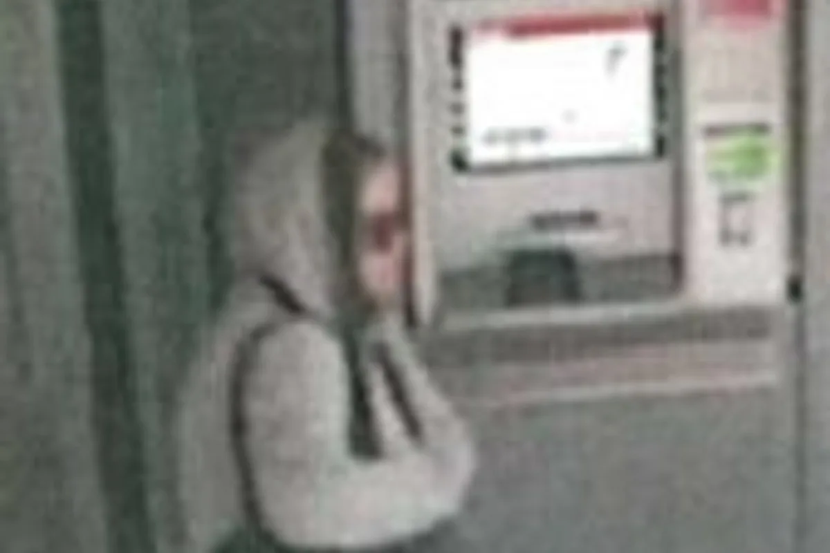 Dortmund - Polizei sucht mit Bildern nach Debitkarten-Betrügerin