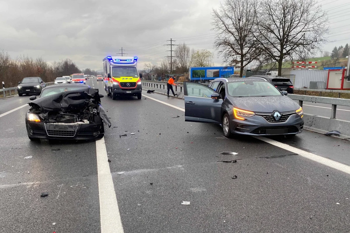 Lindencham ZG, Gisikon LU – Zwei Unfälle und langer Stau auf Autobahn