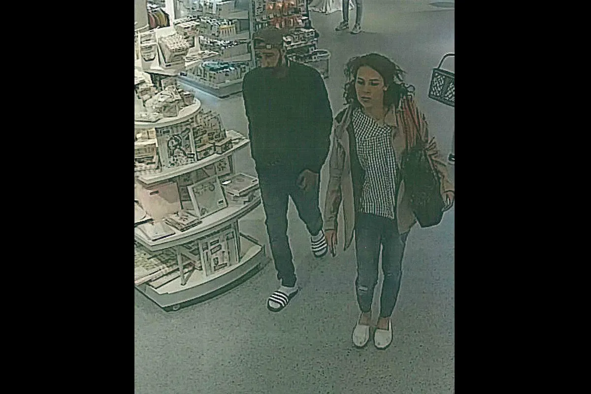 Troisdorf - Verdächtiges Paar nach Ladendiebstahl gesucht