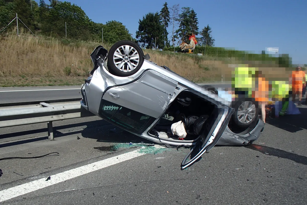 Mülligen/A3: Stau zu spät erkannt - Neulenker verunfallt