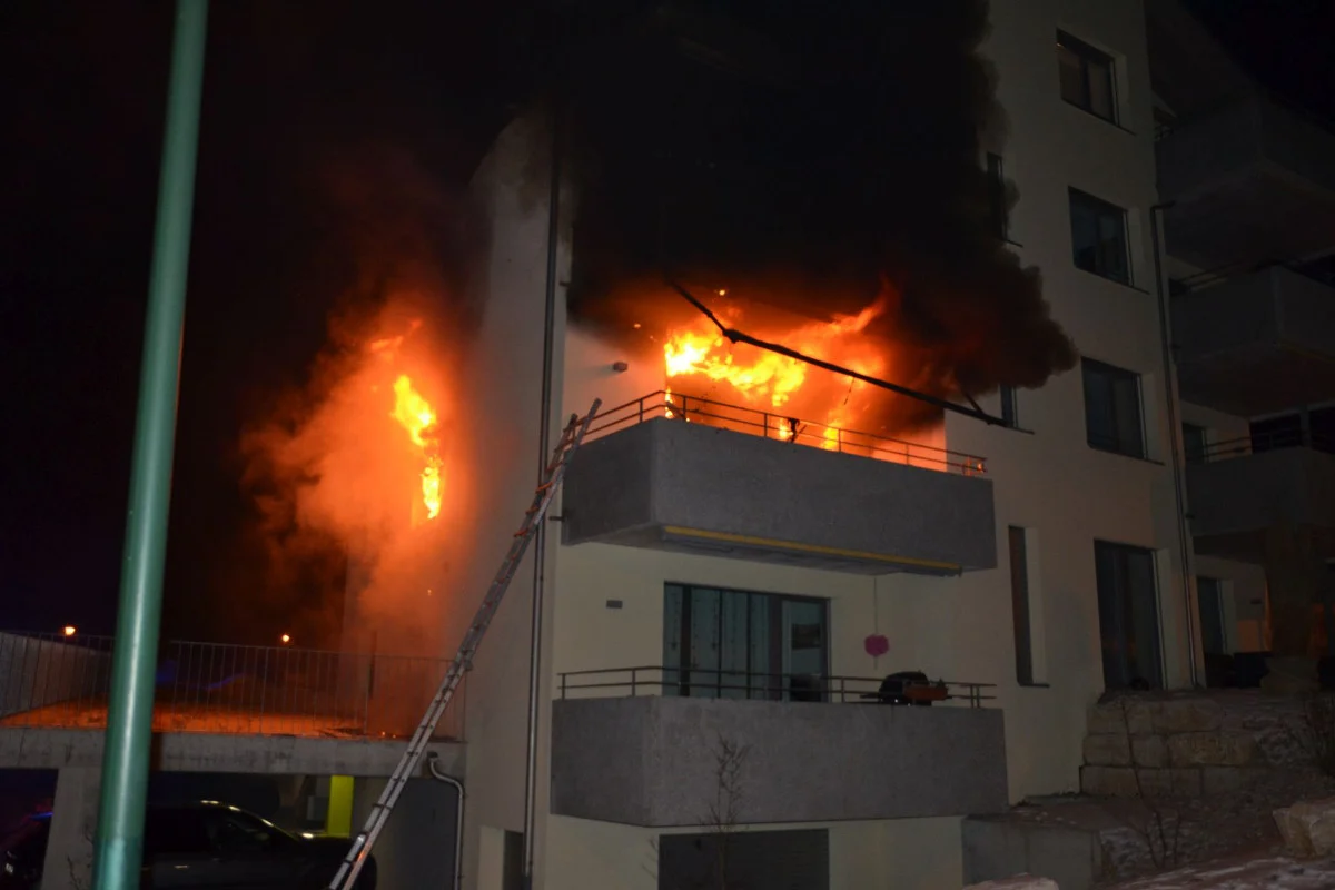 Grellingen BL - Wohnungsbrand: Mieter entkommt dem Tod nur knapp