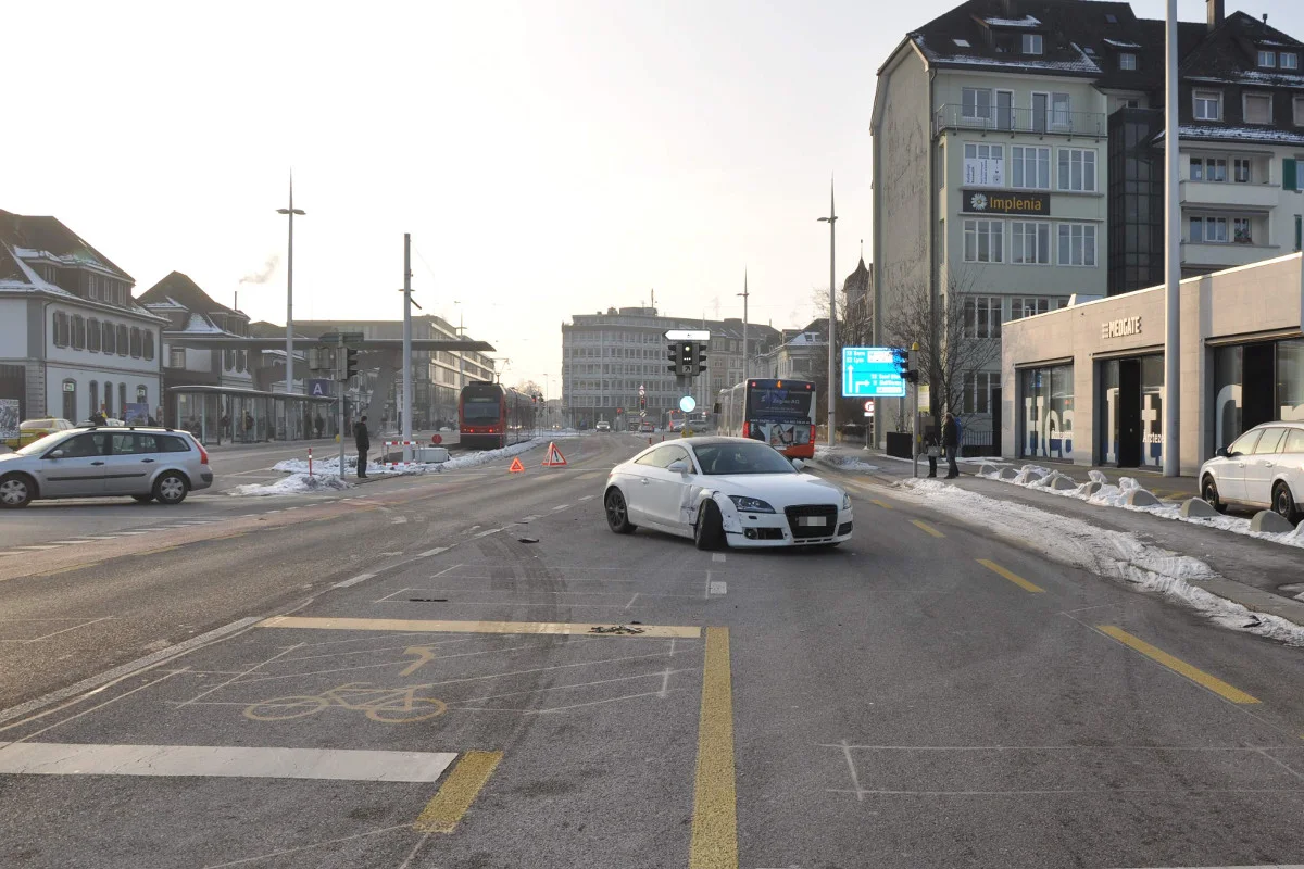 Solothurn SO - Crash nach missachtetem Rotlicht