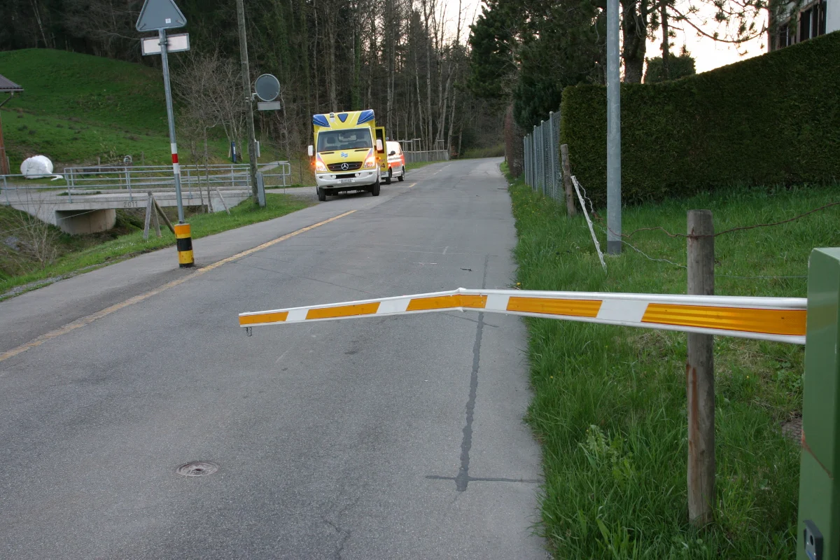 St. Gallen: Velofahrer übersieht Schranke