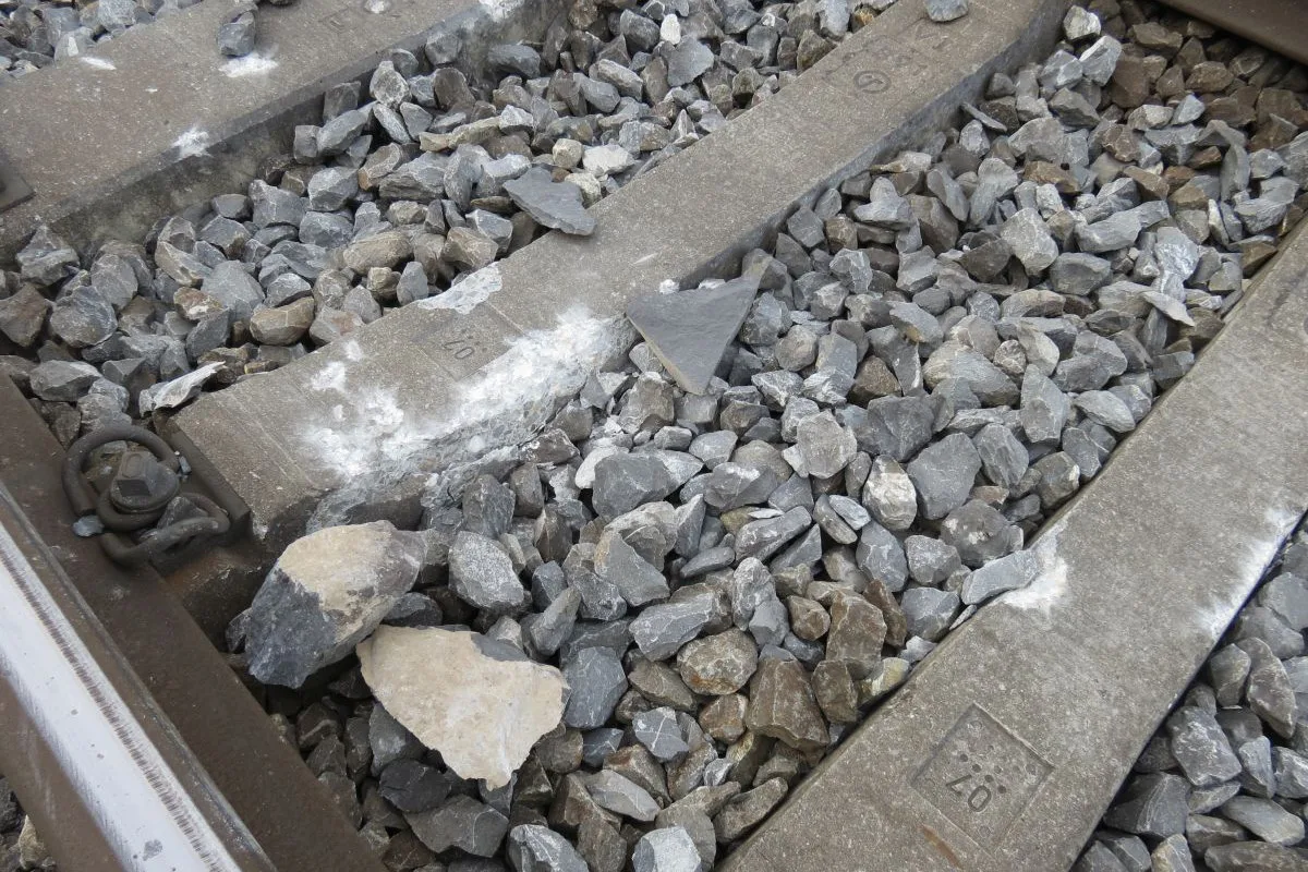 Killwangen AG - Grossen Stein auf Bahngleis geworfen - Zeugenaufruf
