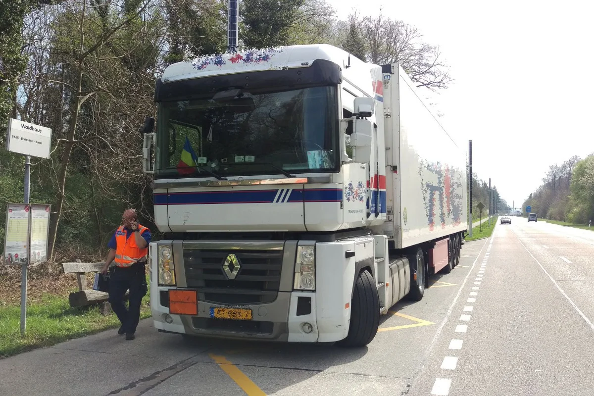 Muttenz BL - Mit Gefahrengut beladener Schwertransport in Trinkwasserversorgungsgebiet gestoppt
