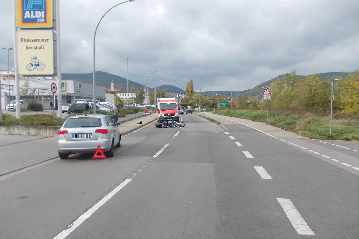Neustadt/Weinstraße RP - Motorradfahrer schwer verunglückt