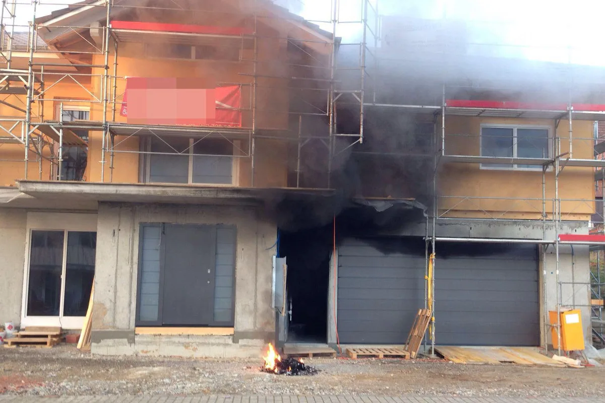 Münchwilen/AG: Feuer in einem Neubau
