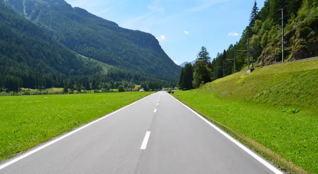 Motorradfahrer in Susch abgedrängt