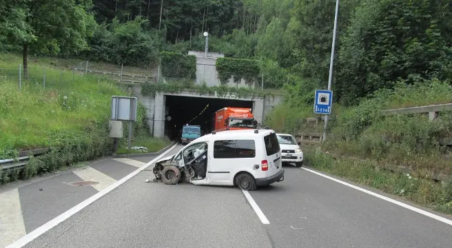 Alleincrash auf der A3 bei Mühlehorn
