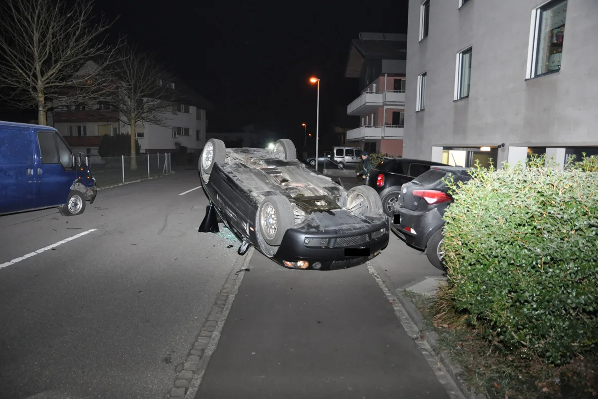 Schaan FL - Parkiertes Auto übersehen