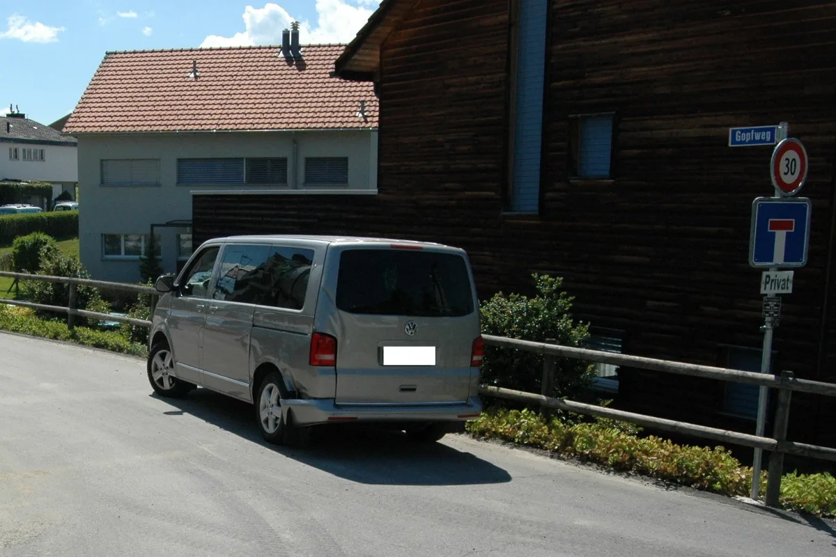Niederteufen AR - Missverständnis bei Manövrieren