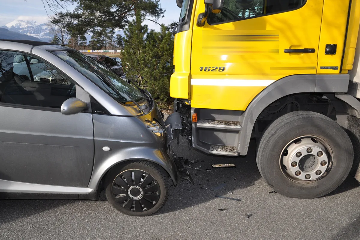 Triesen/Nendeln FL - Vier Fahrzeuge bei Verkehrsunfällen beschädigt