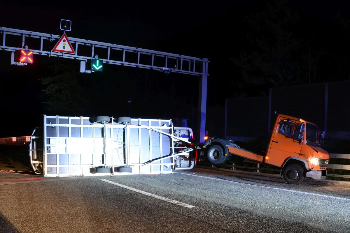 A2 bei Eptingen nach spektakulärem Unfall stundenlang gesperrt
