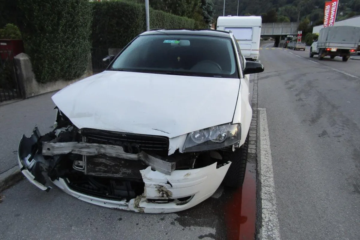 Niederurnen GL - Crash infolge Unaufmerksamkeit