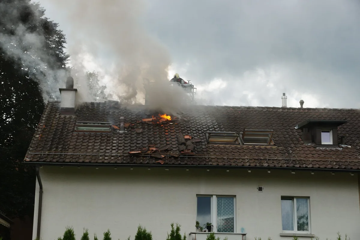 Wetzikon ZH - Küchenbrand verursacht über 100'000 Franken Schaden
