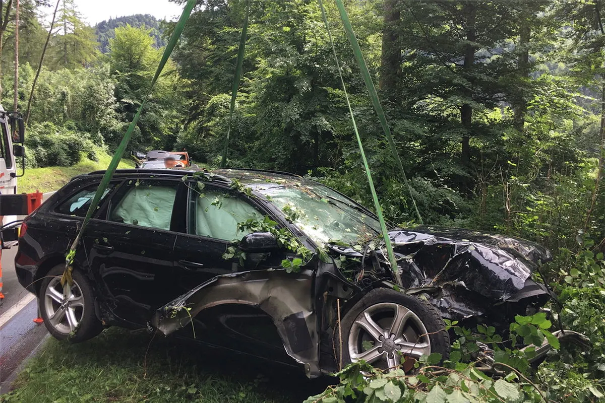Maienfeld GR - Verwirrter Autolenker verlässt Unfallstelle
