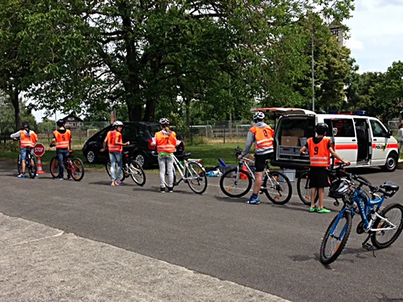 Kanton Schaffhausen - Schülerinnen und Schüler an der Veloprüfung