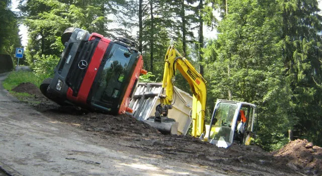 Lastwagen in Haslen umgekippt