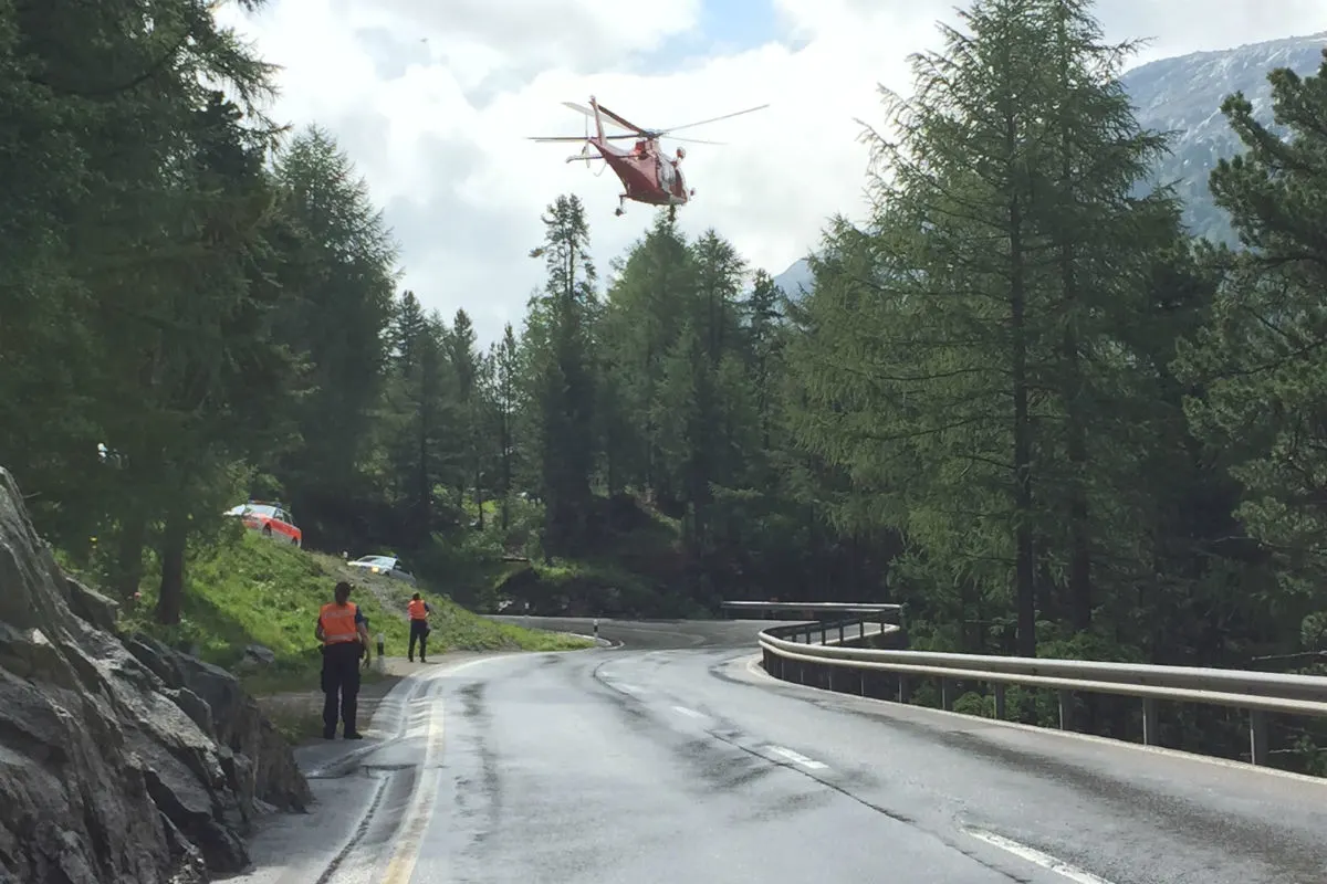 Mountainbiker bei Selbstunfall in Pontresina schwer verletzt
