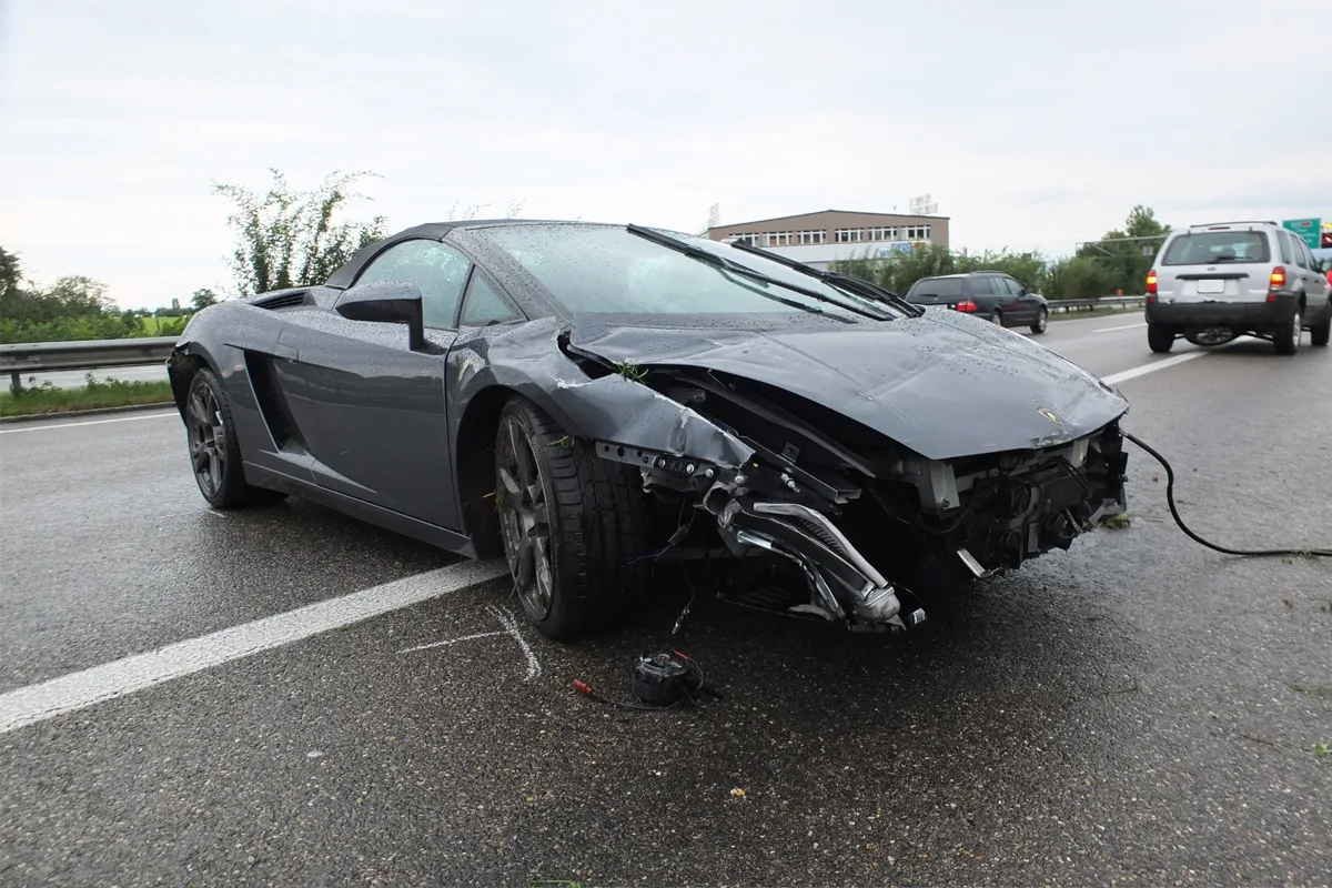 Mörschwil SG/A1: Auffahrkollision wegen nasser Strasse