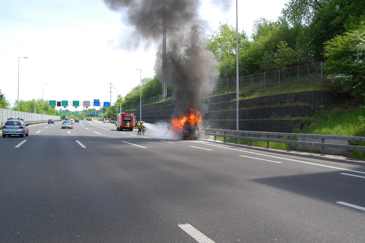 Flammen auf der A2 bei Luzern