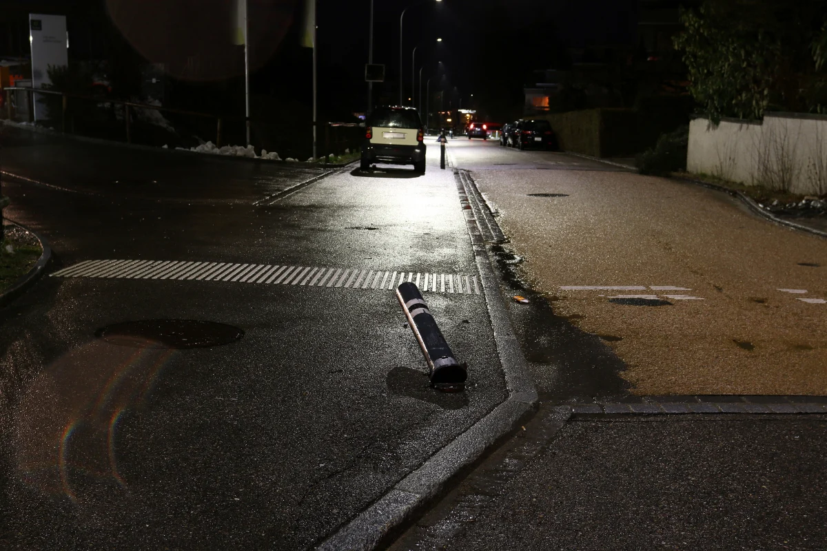 St. Gallen: Erschrocken und in Metallpfosten gefahren