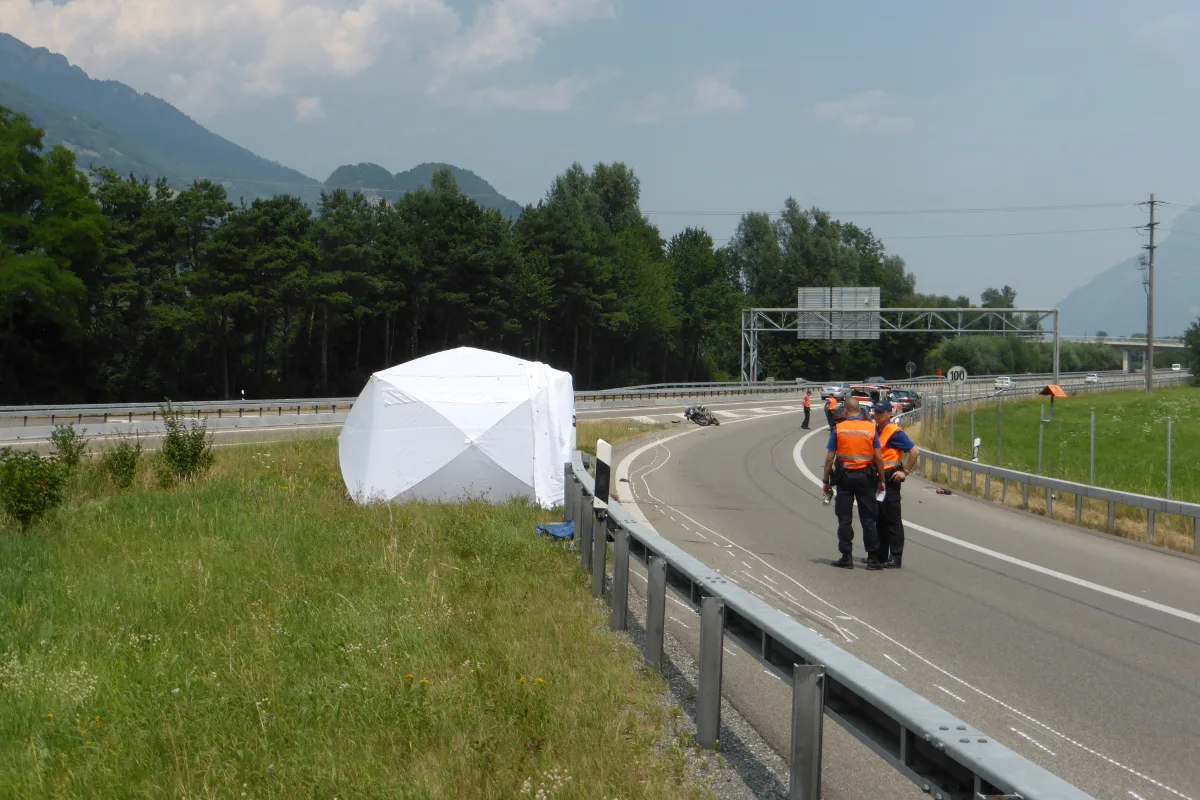 Mels: Doppelter Überschlag auf der A13