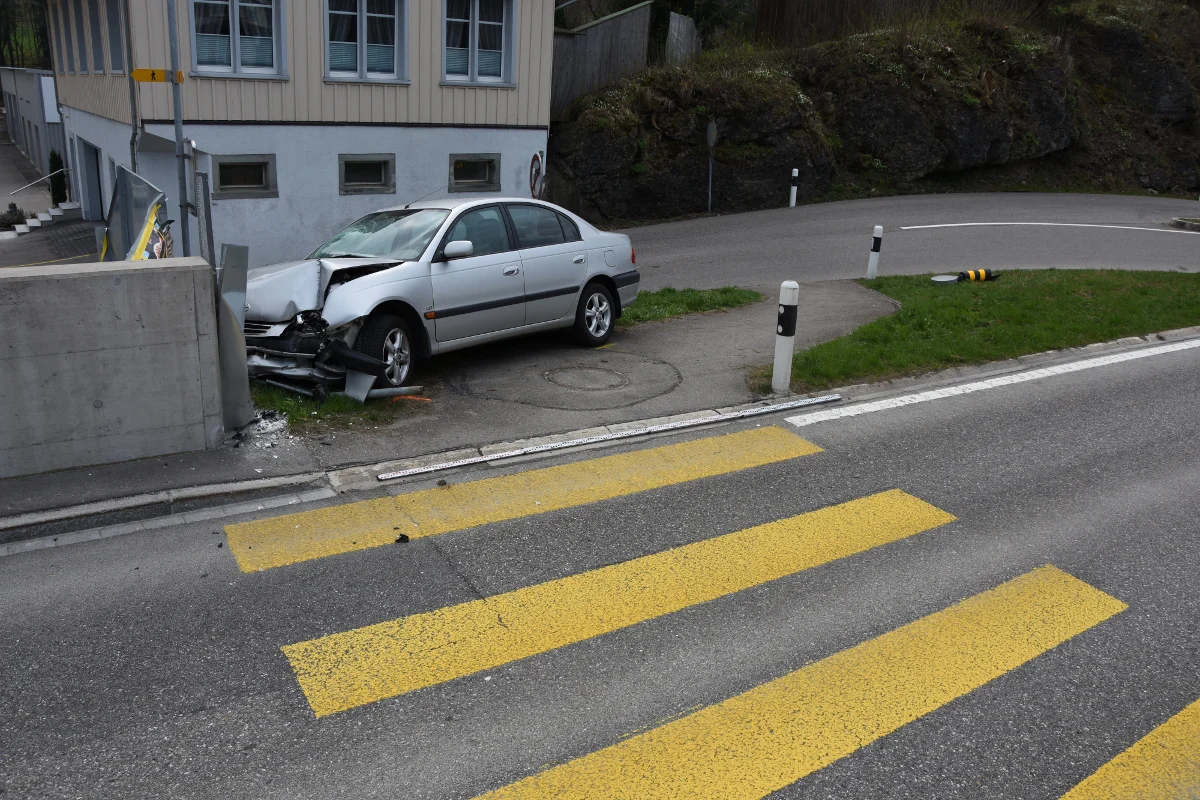 Ebnat Kappel SG - Am Steuer eingeschlafen und verunfallt