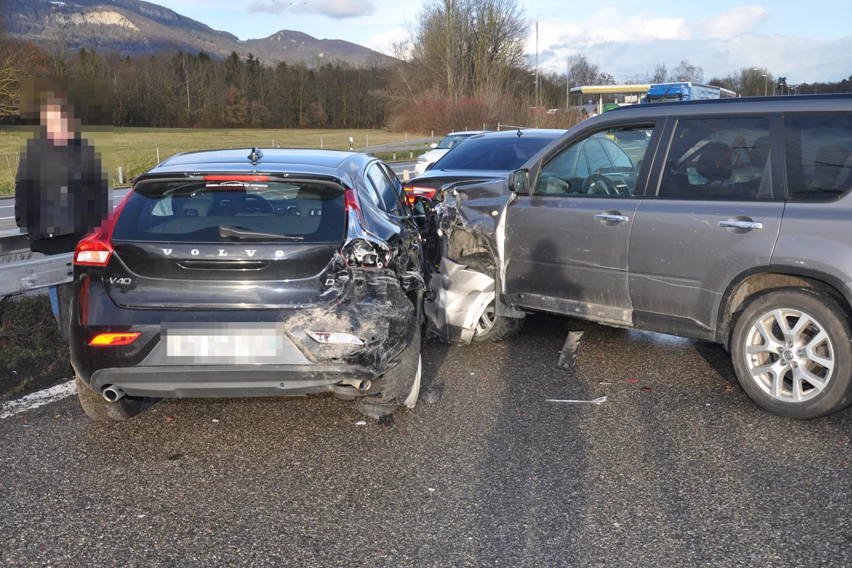 Deitingen: Grosser Stau nach Auffahrcrashs auf der A1