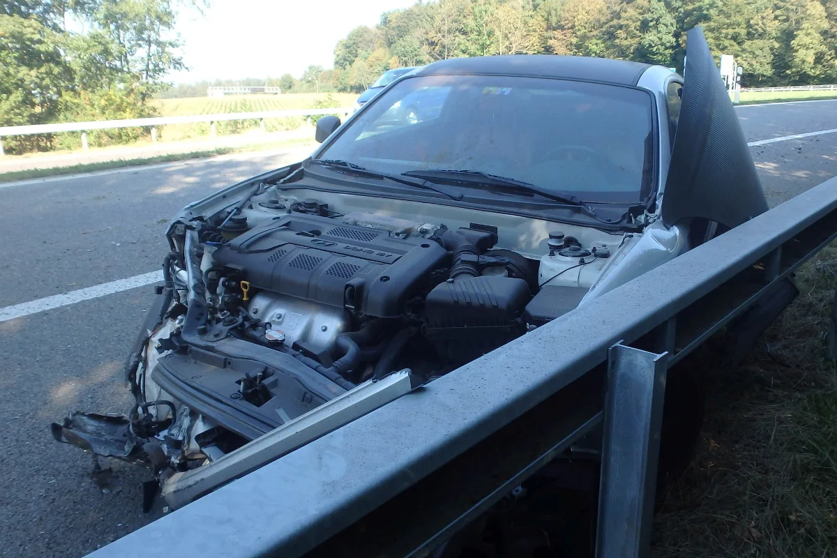 Brunegg AG - Neulenker verunglückt in Autobahnausfahrt
