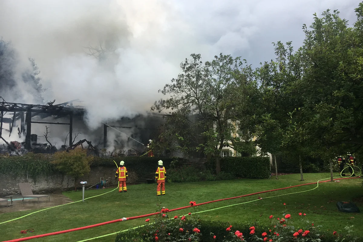 Zofingen AG - Grossbrand zerstört Scheune und Wohnhaus
