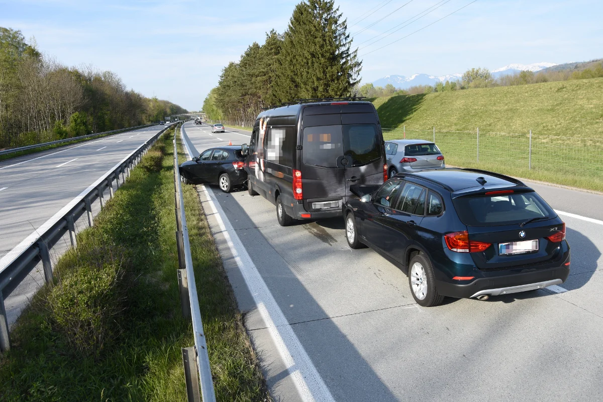 Haag: Am Steuer eingenickt und verunfallt