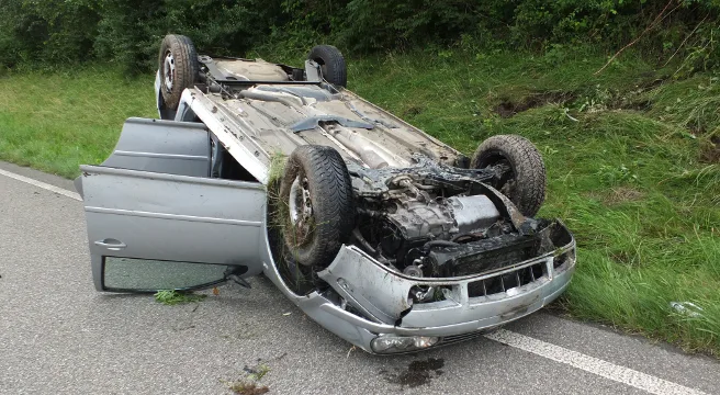 Familienauto überschlägt sich bei Goldach