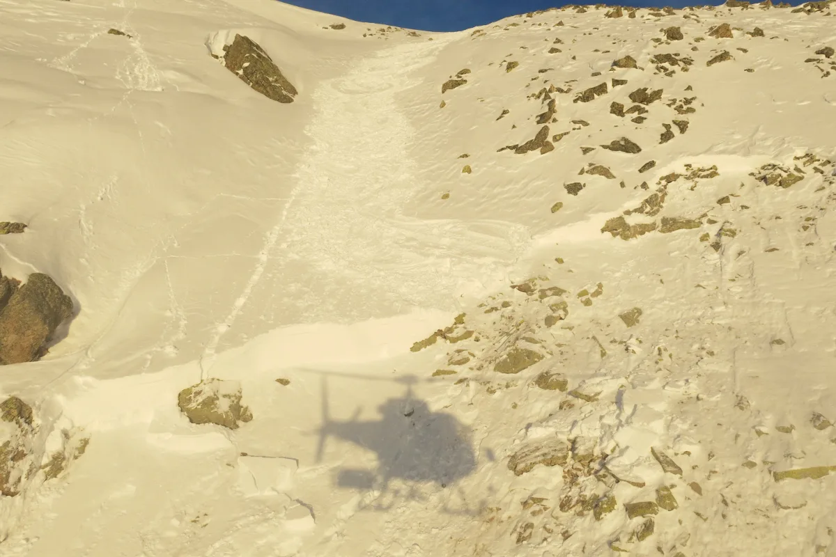 Davos/Safien Thalkirch: Alpinisten in Lawinen verletzt 