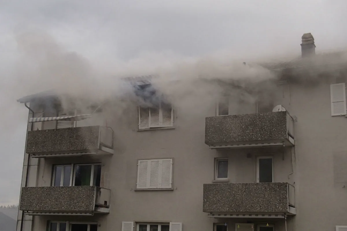 Hunzenschwil AG - Hausbewohner bei Brand schwer verletzt