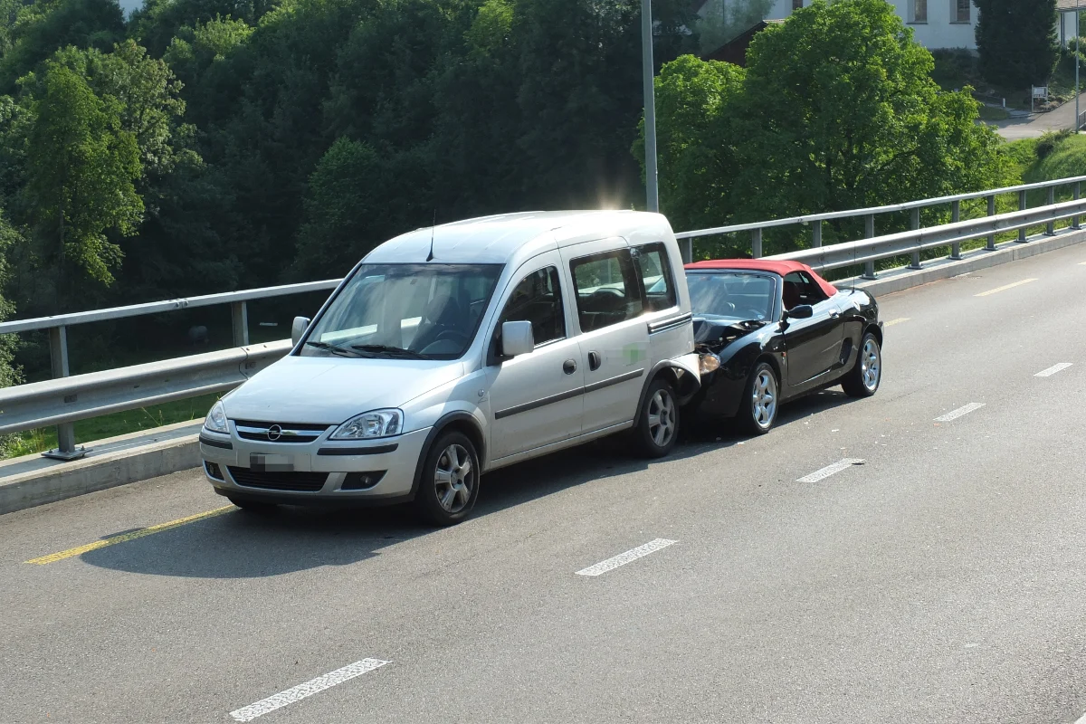 Auffahrcrash in Lütisburg