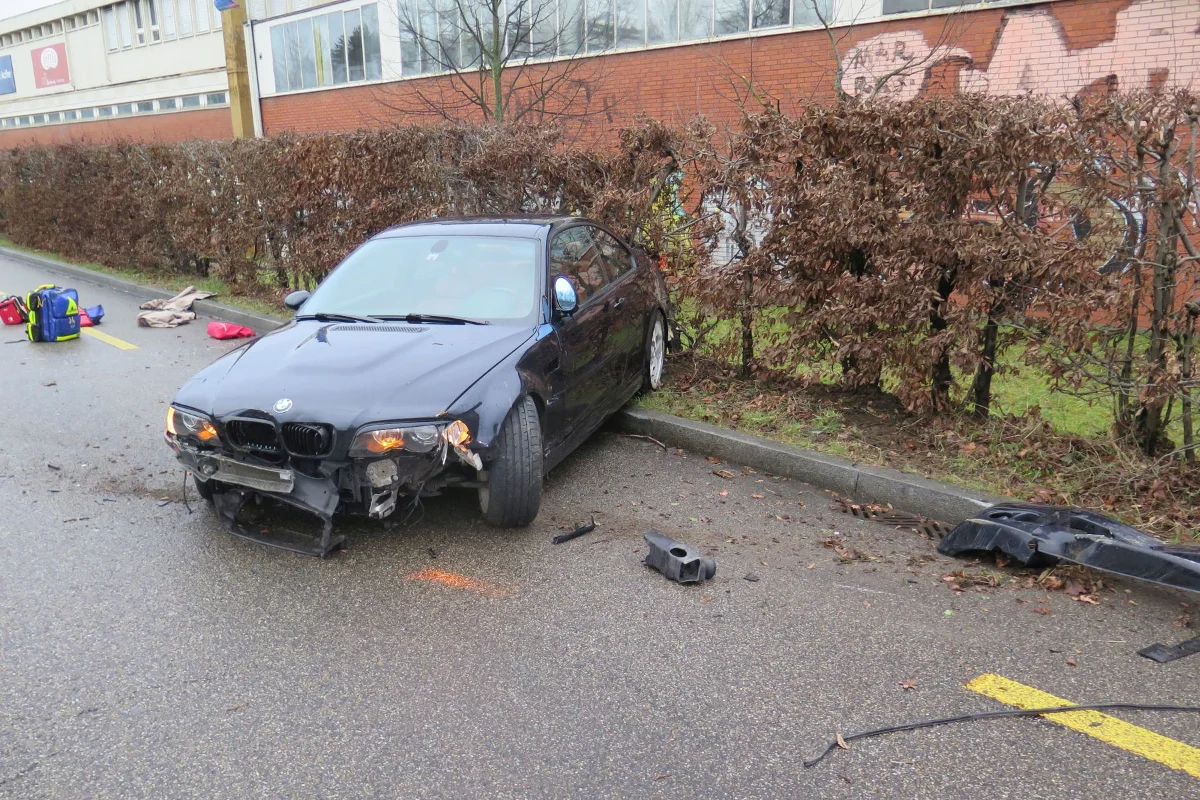 Unter Drogeneinfluss! Autolenker touchiert bei Alleincrash in Münchenstein Velofahrer